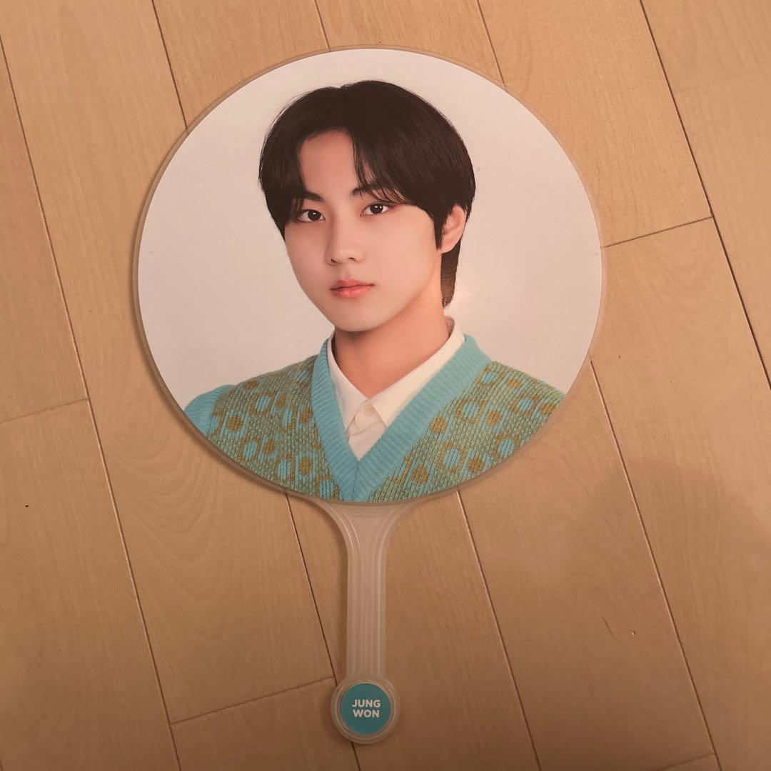 ENHYPEN ジョンウォン うちわ - メルカリ