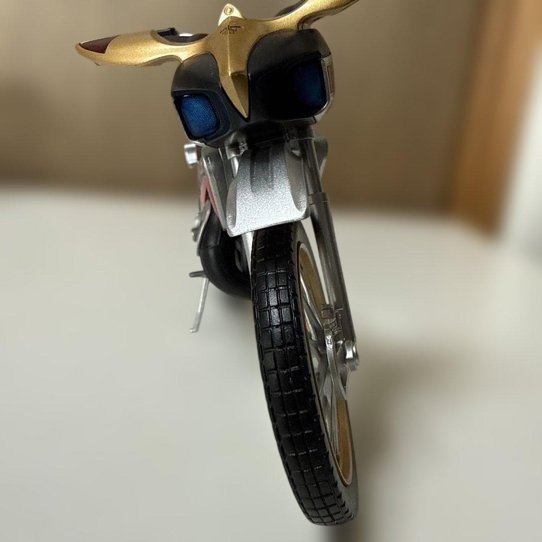 S.H.Figuarts 仮面ライダークウガ トライチェイサー2000