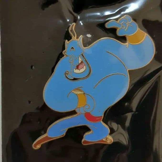 ディズニー アラジン ジーニー ピンバッジ ピンバッチ - メルカリ