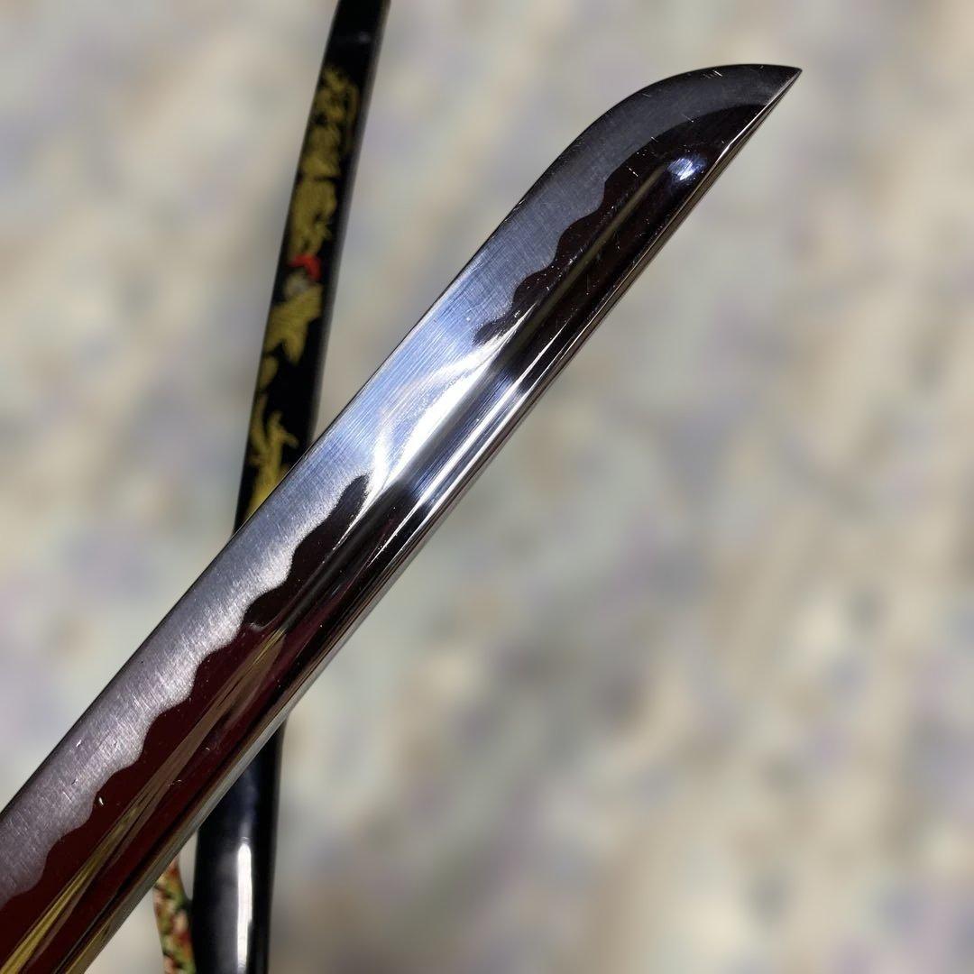 模造刀 太刀 金茶柄 鶴羽透し丸鍔 太刀造り龍図黒呂鞘 - メルカリ