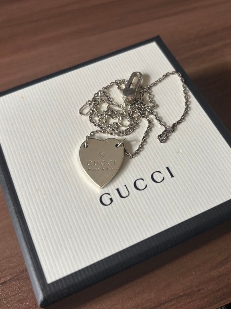 GUCCI シルバー ハート型ネックレス - メルカリ