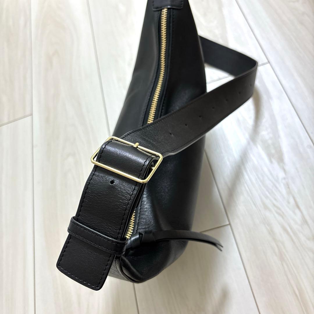 美品【2.718】スリーククロスボディバッグ ガリャルダガランテ - メルカリ