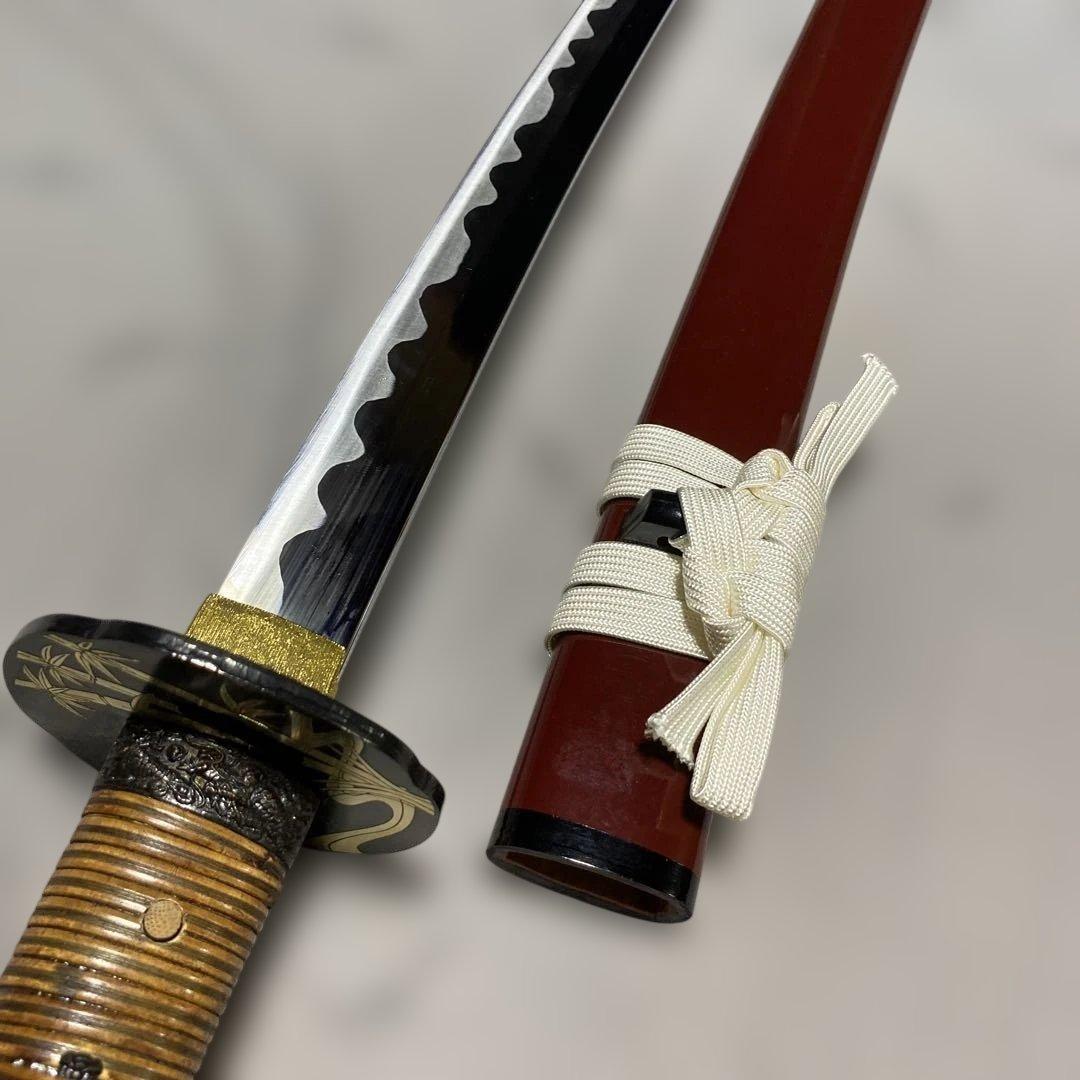 高級模造大刀 藤巻柄 竹笹図木瓜鍔 小豆色呂鞘 - メルカリ