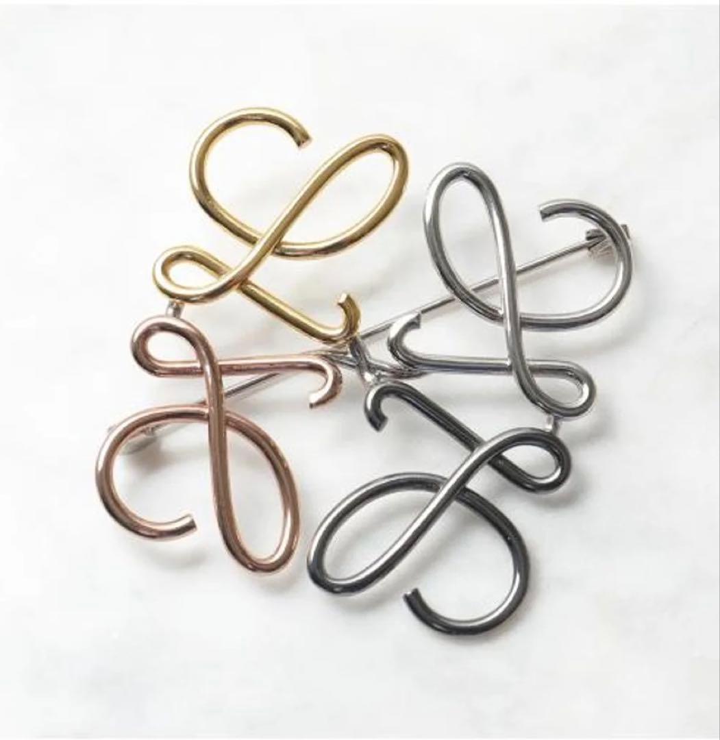 LOEWE 】 ロエベ アナグラム ブローチ マルチカラー ゴールド - メルカリ