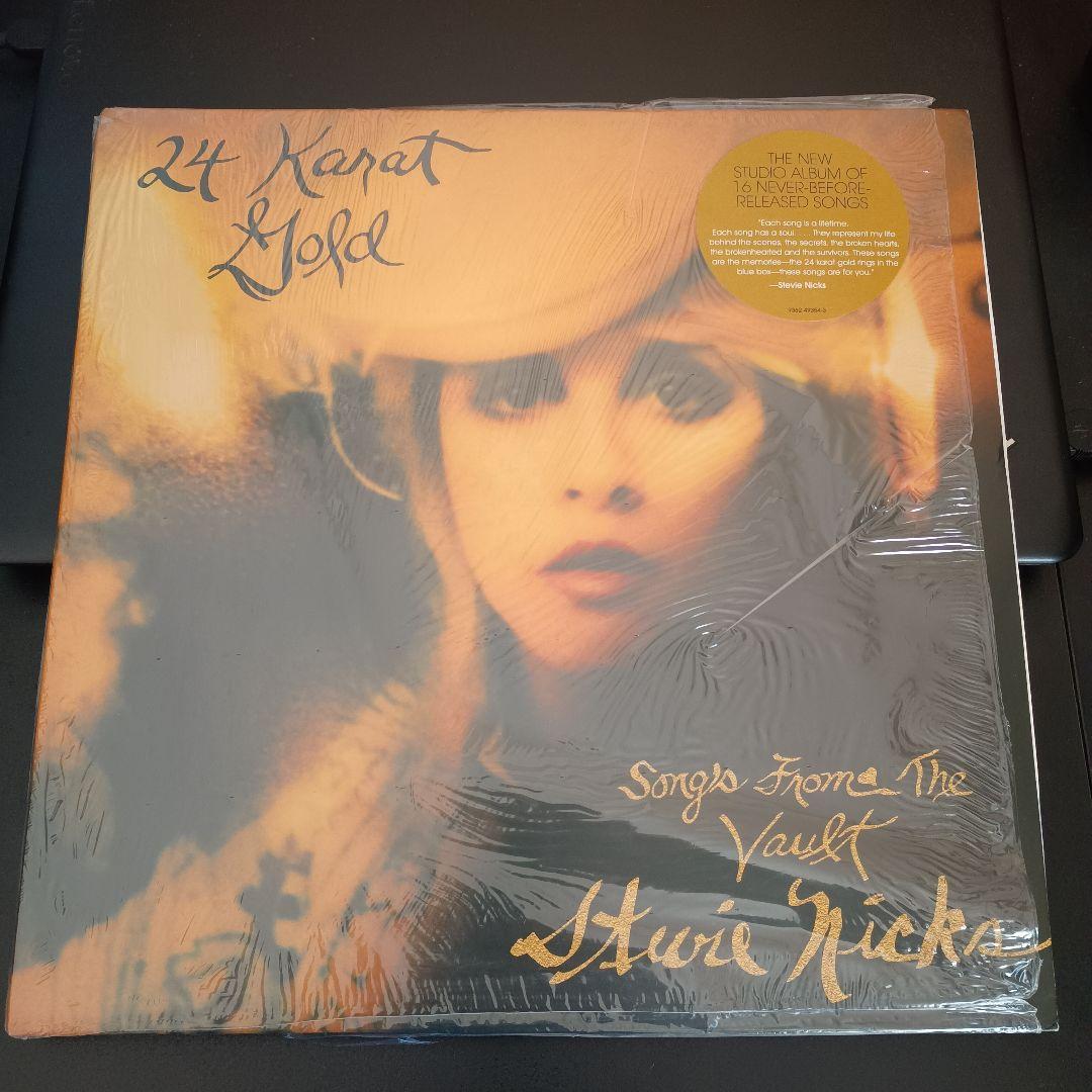 洋楽 24 Karat Gold: Songs From The Vault 3年振りとなる新作『24 KARAT GOLD - SONGS FROM THE VAULT』の2枚組