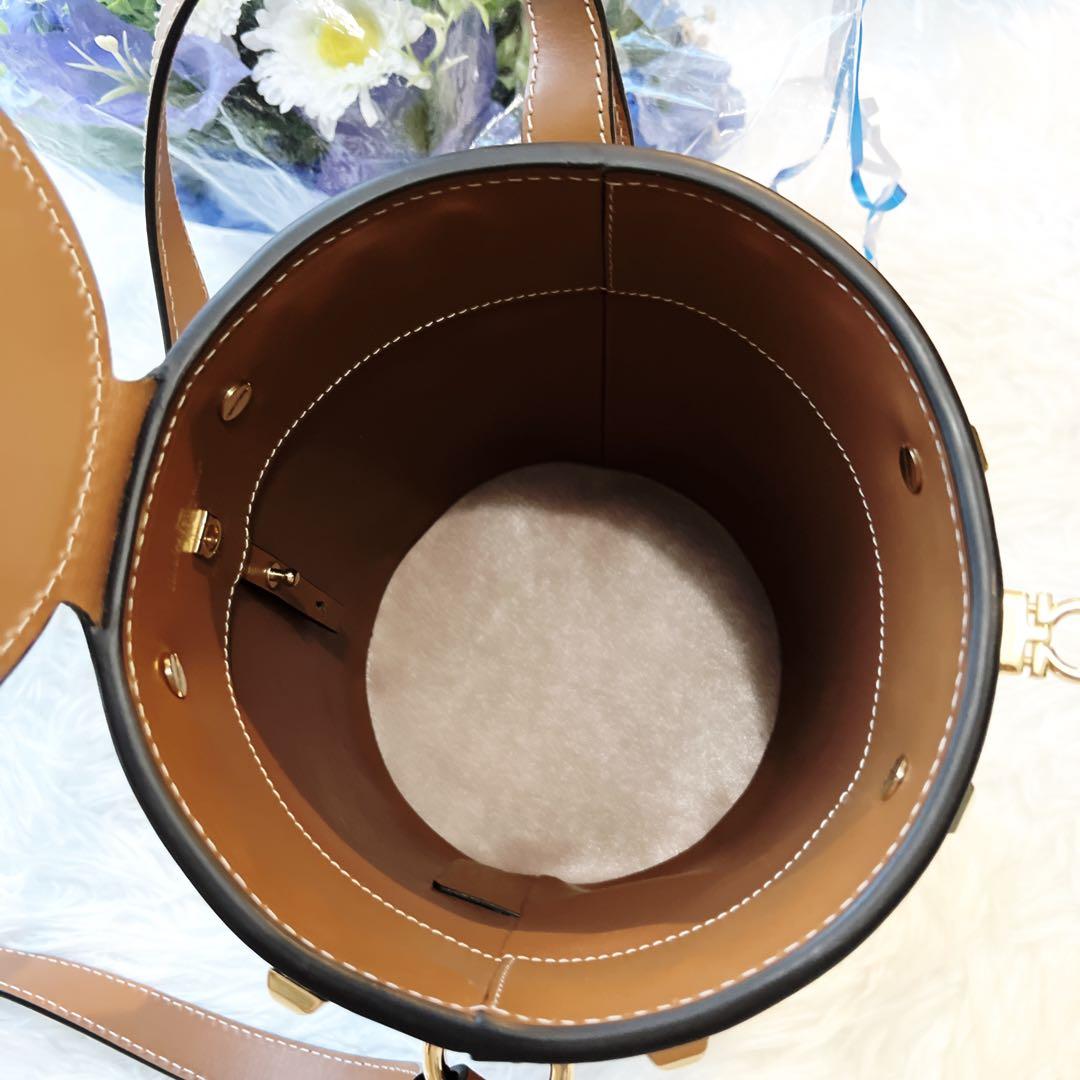 美品 サルバトーレフェラガモ かご バケツ バッグ ショルダー