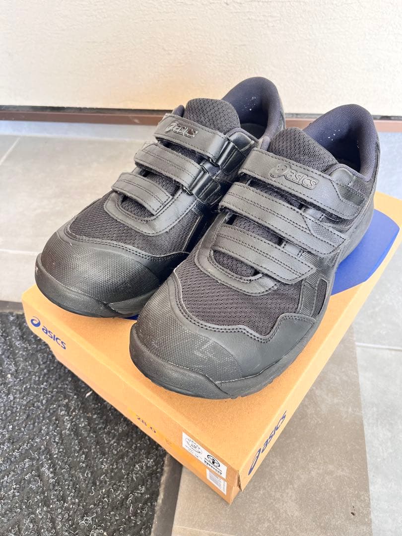 【値下げ中】asics ブラック 安全靴 28センチ ベルクロ　cp215 ASICS（アシックス） 安全靴 ローカット マジックテープ CP215 メンズ
