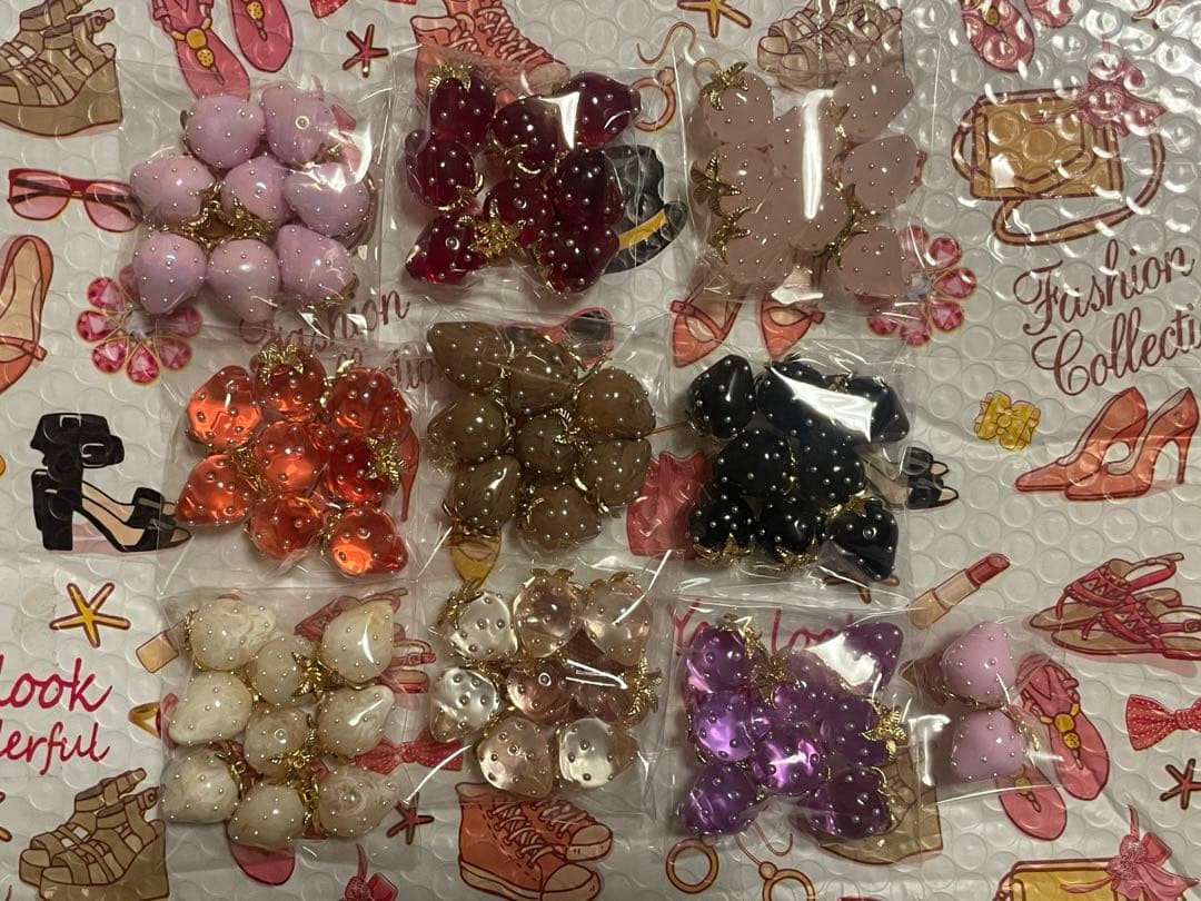 すももん ♡プロフ必読様　いちごちチャーム　90個 🍓 やくもファーム 今年のいちごは “9品種”！ 🍓 2シーズン目となる