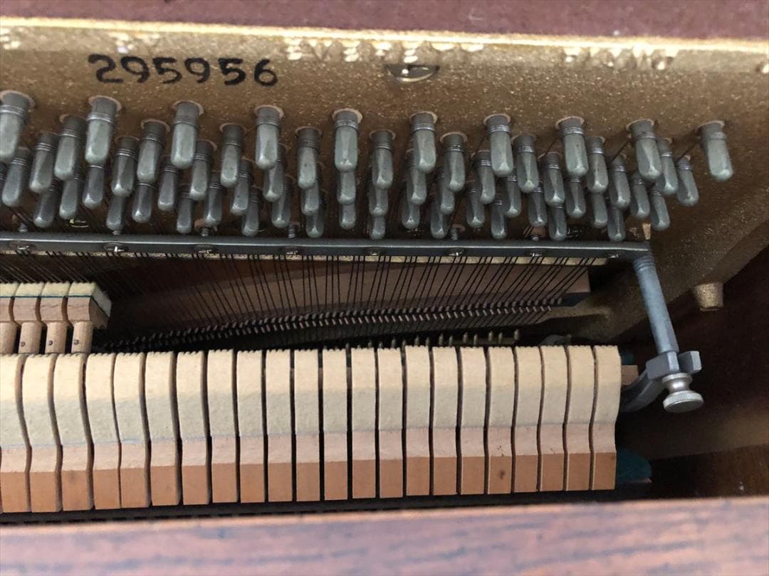 アメリカ製 アップライトピアノ EVERETT エヴェレット 現状渡し 椅子付き