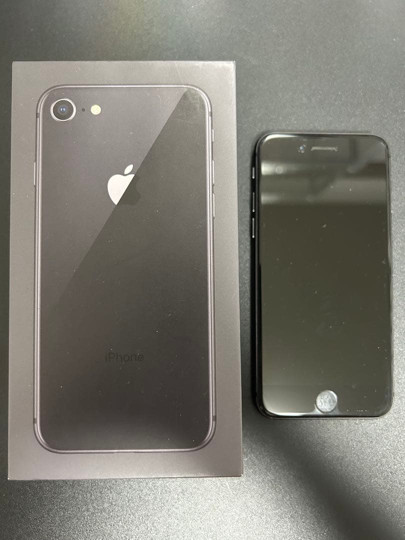 Apple iPhone 8 スペースグレー 本体　256GB Amazon.com: Apple iPhone 8 (256GB, Space Gray) [Locked] + Carrier