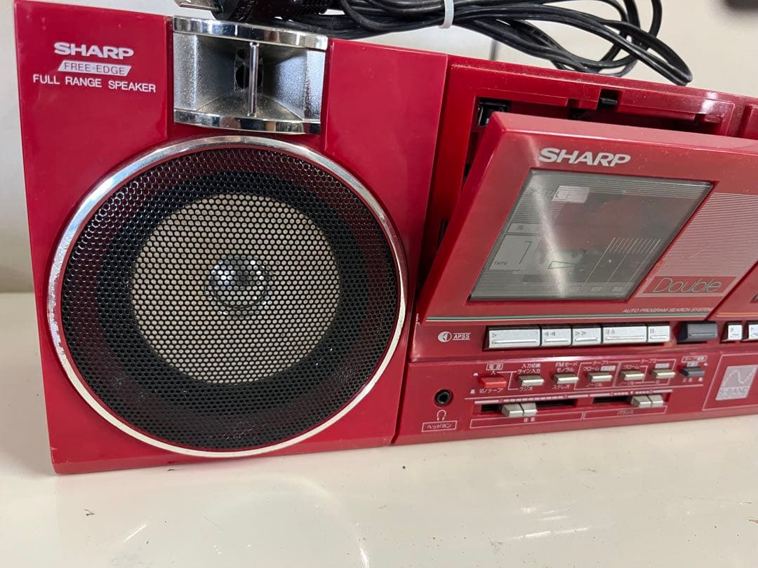S*5様 レトロで希少な赤いダブルラジカセ SHARP QT-88R
