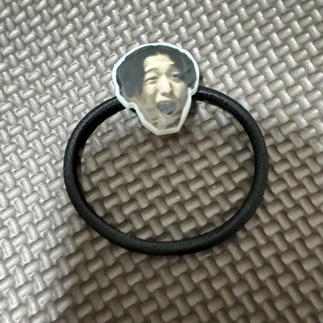 キタニタツヤ ランダムグッズ ヘアゴム 生首 - メルカリ