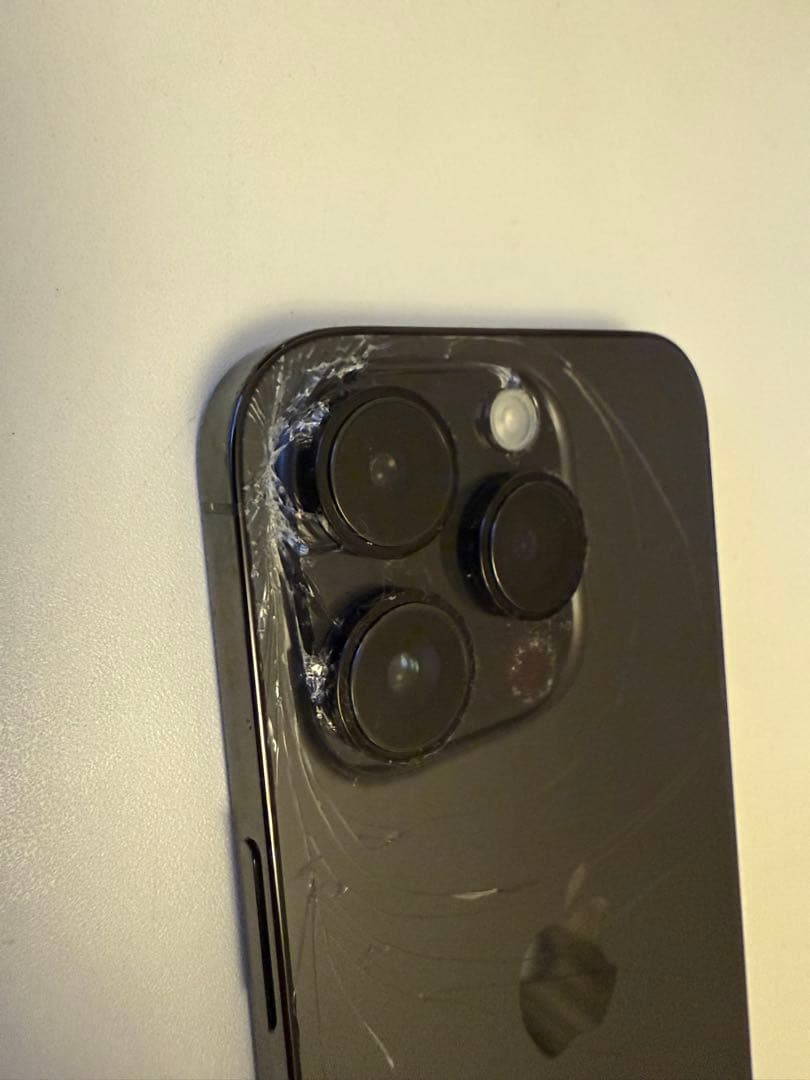 iPhone 14 Pro ブラック 黒　本体 256GB 背面割れ有り。 豊橋市】iPhone14 Proの背面割れ修理｜割れた背面ガラスも交換で美しく