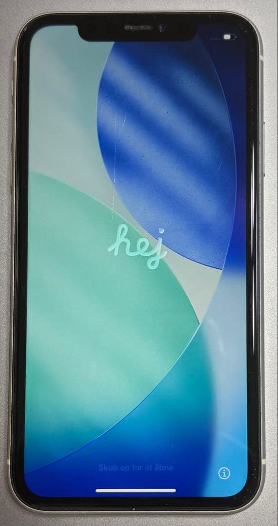 Apple iPhone 11 ホワイト 本体 ひび割れあり - メルカリ