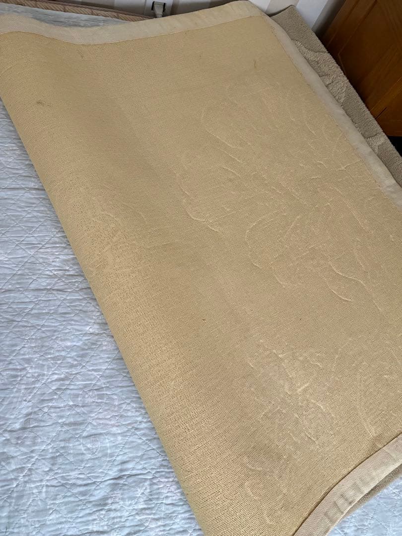 ローラアシュレイ 花柄 ベージュラグ 120×180センチの通販はau PAY