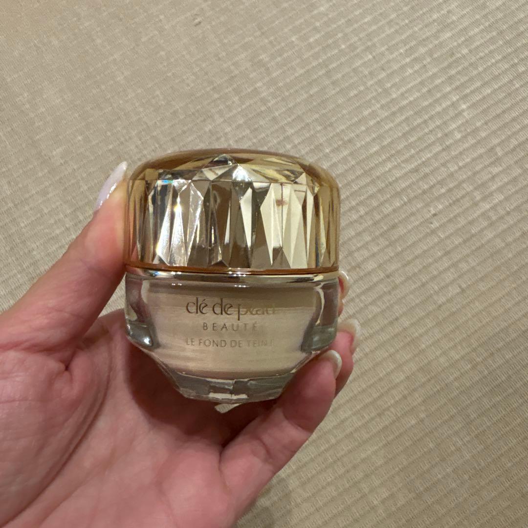 clé de peau クレ・ド・ポーボーテル・フォンドゥタンn クレ・ド・ポー ボーテ ル・フォンドゥタンn | イオンスタイル