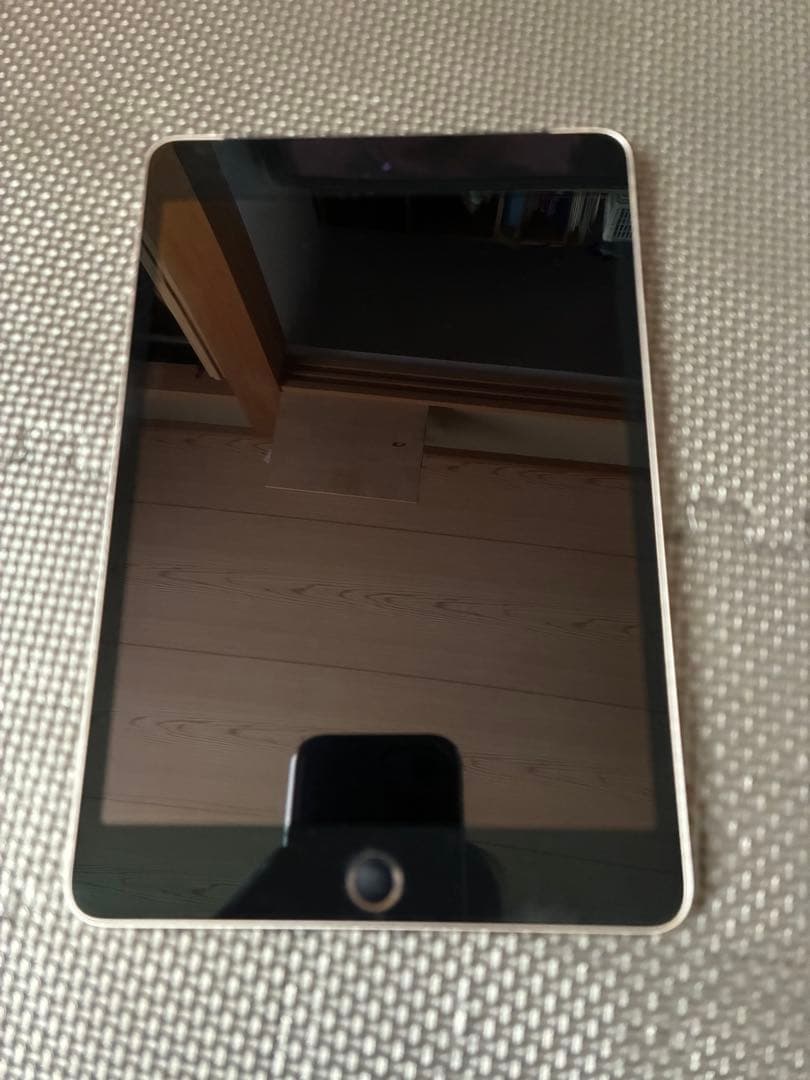 Apple iPad mini 4 Wi-Fi 128GB シルバー
