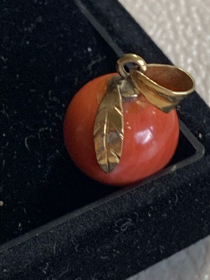 値下げK18赤珊瑚玉ネクレスのトップペンダントアンティーク品約13.36cm