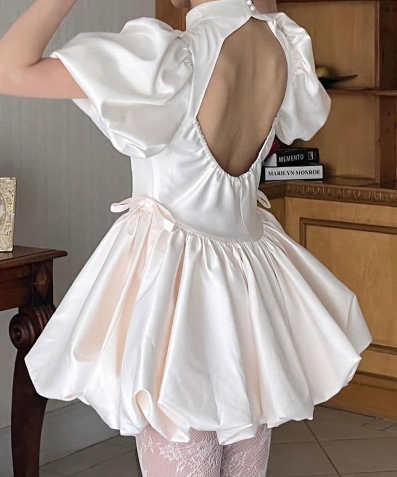 トリートユアセルフ サテンバルーンペプラムミニワンピース ピンク