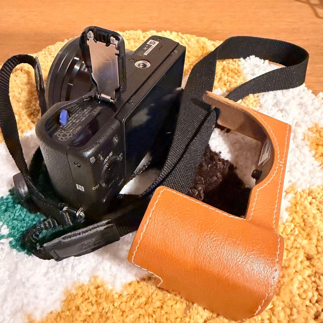 SONY α5100 ミラーレス一眼（Wi-Fi搭載） ケース付き