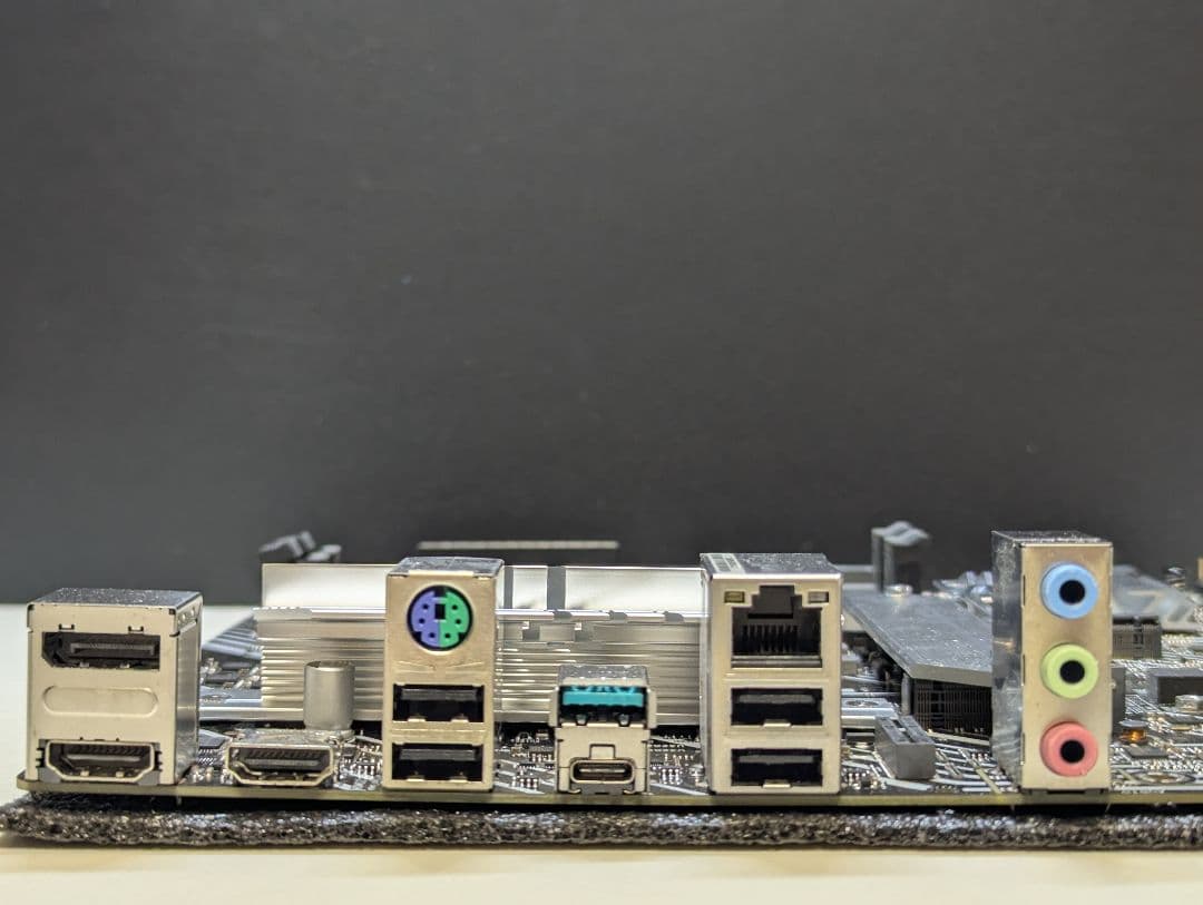 ASUS M560-A（ジャンク品） - メルカリ