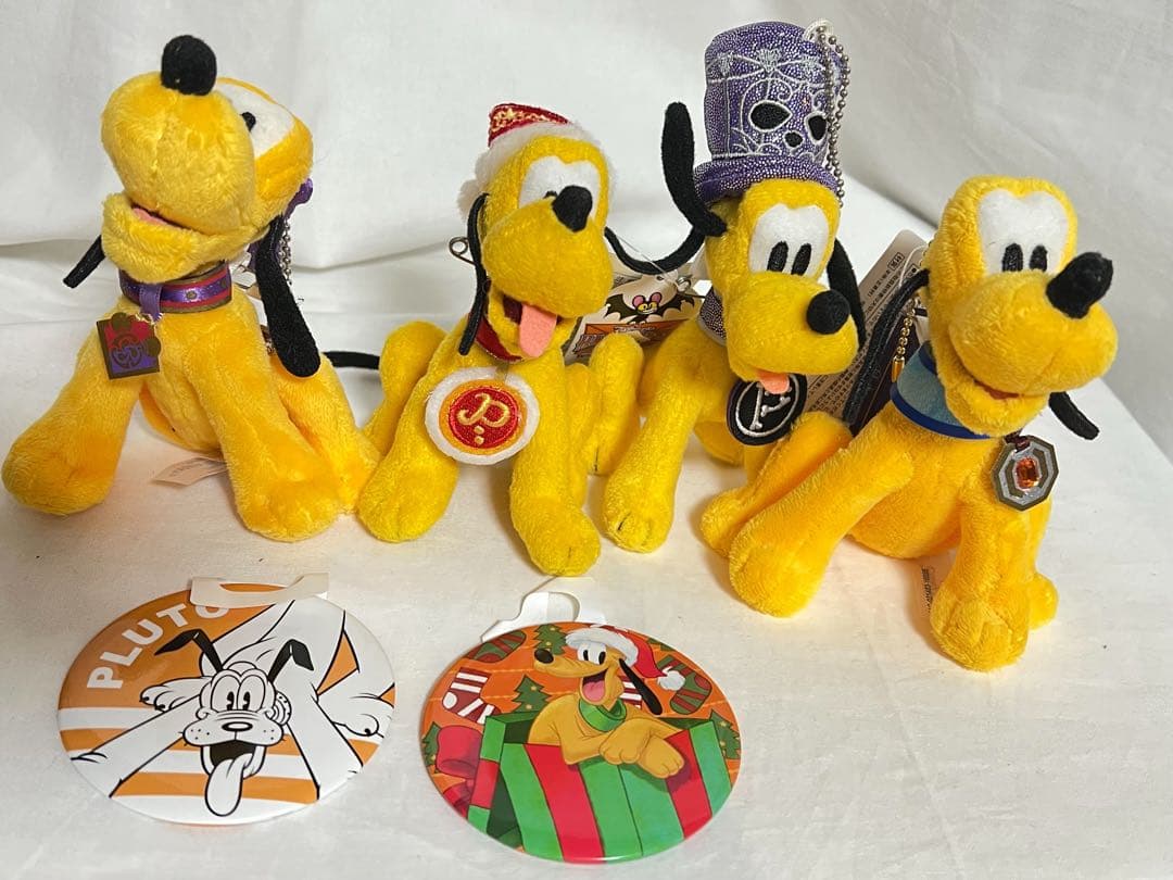 匿名配送/ディズニー プルート ぬいぐるみバッジ4種＋缶バッジ2種 6点
