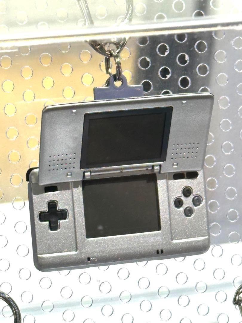 ニンテンドーミュージアム 2000 - 2017 ゲームハードキーホルダー 7種