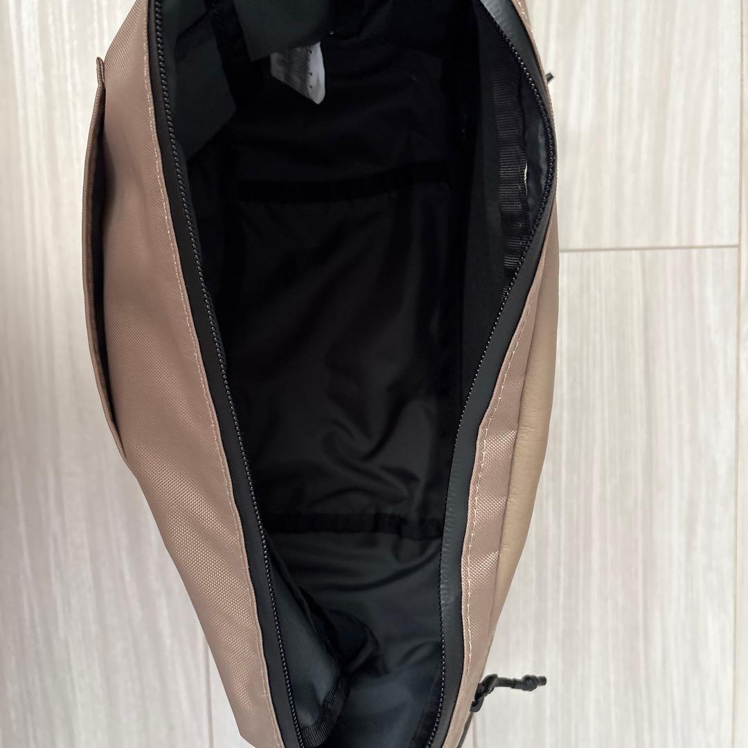 レザーフラップジップショルダーバッグ/ボディバッグ ベージュ