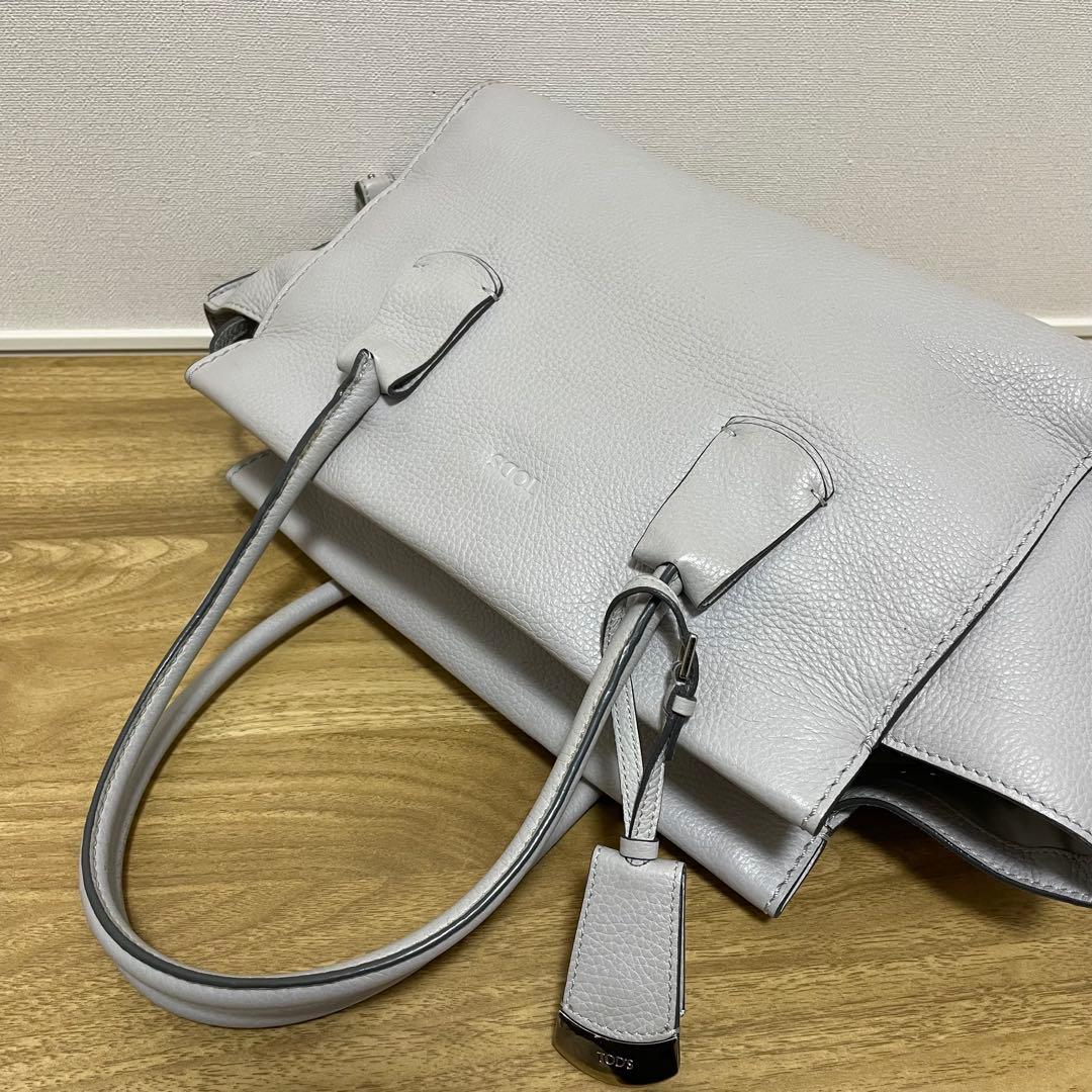 《美品》TOD’S （トッズ）レザー ハンドバッグ ライトグレー