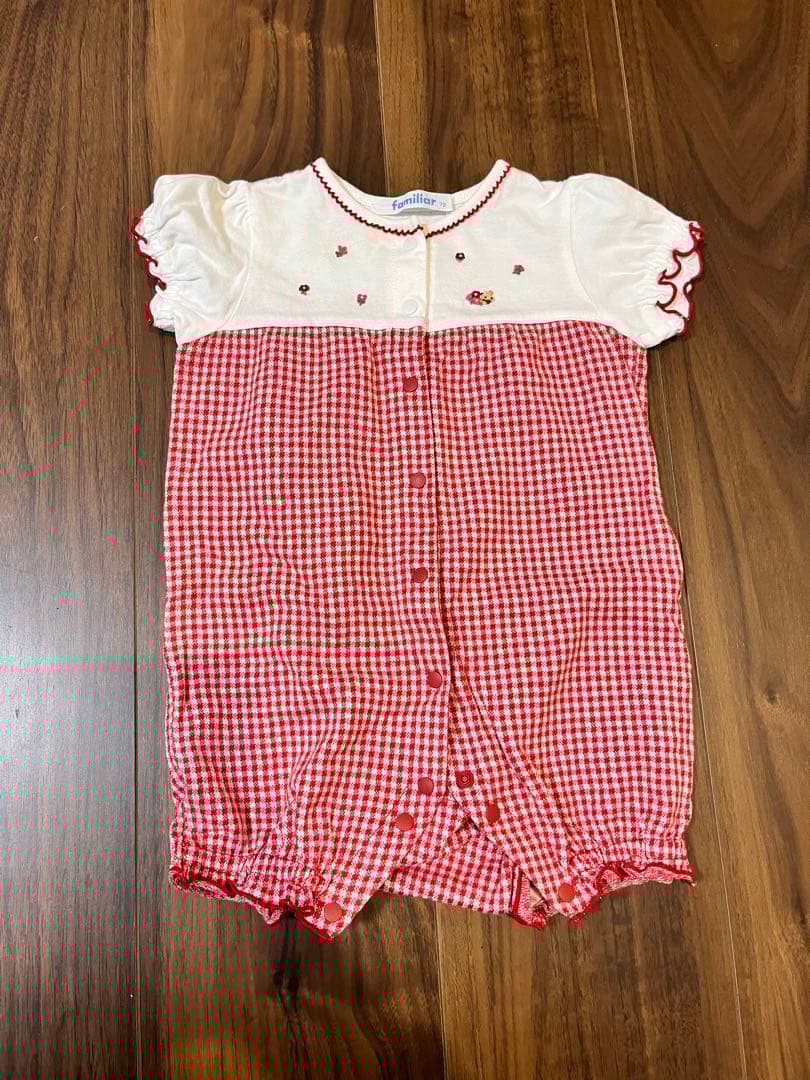 美品 familiar 赤・白チェックロンパース 70 - メルカリ