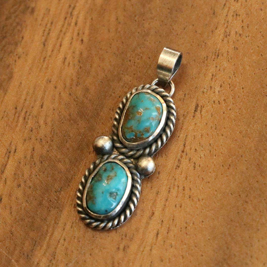 アリゾナ産ターコイズシルバーペンダント ハンドメイド インディアン