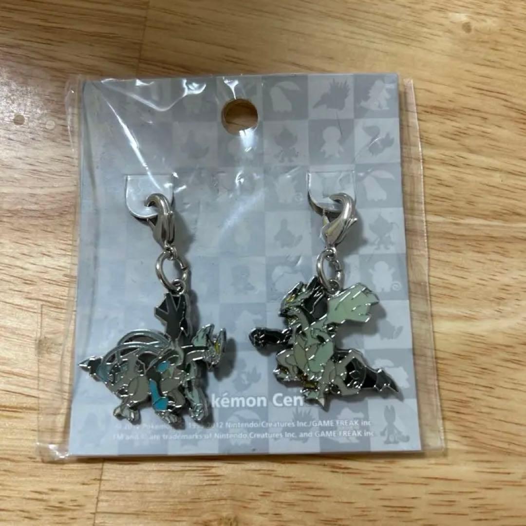 ポケモンセンター限定ストラップ　ブラックキュレム 646 ぬいぐるみ Pokémon fit キュレム(ブラックキュレム) ｜【公式