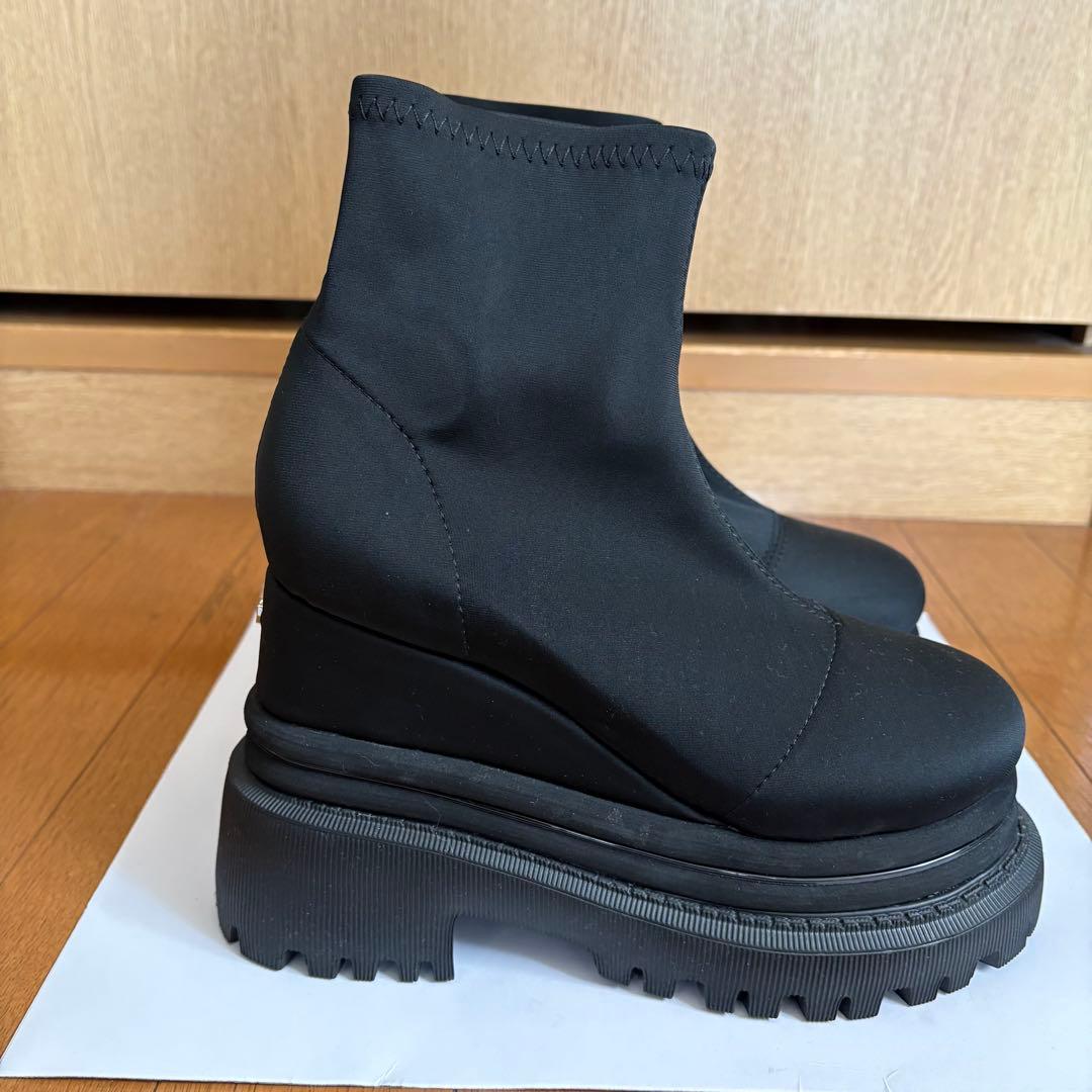 YELLO TOKYO BLACK WEDGE HEEL SHORT BOOTS TOKYO BLACK WEDGE HEEL