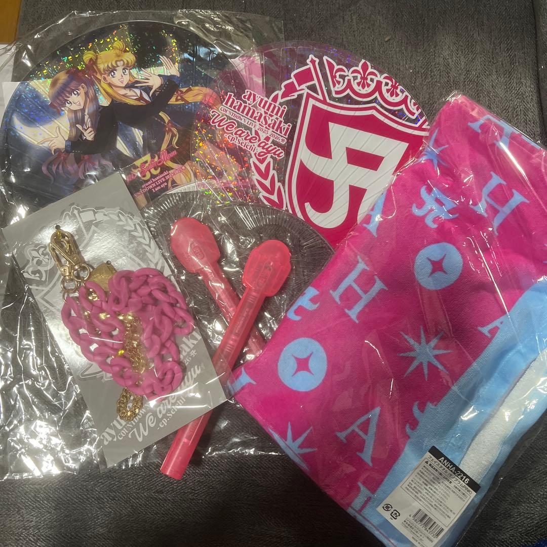 浜崎あゆみ hamasakiayumi セーラームーン うちわ タオルセット 浜崎あゆみ hamasakiayumi セーラームーン うちわ タオルセット - メルカリ