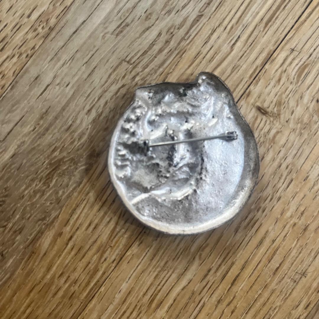 古美術☆佐藤忠良 人魚ブローチ ペンダントトップ ケース付き - メルカリ