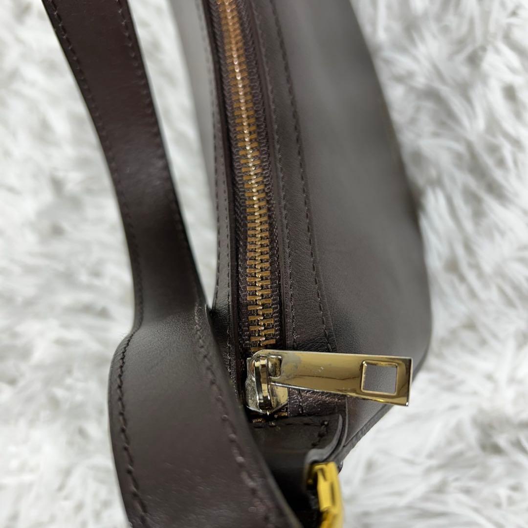 極美品✨クリスチャンヴィラ ラウンドショルダーバッグ ハーフムーン