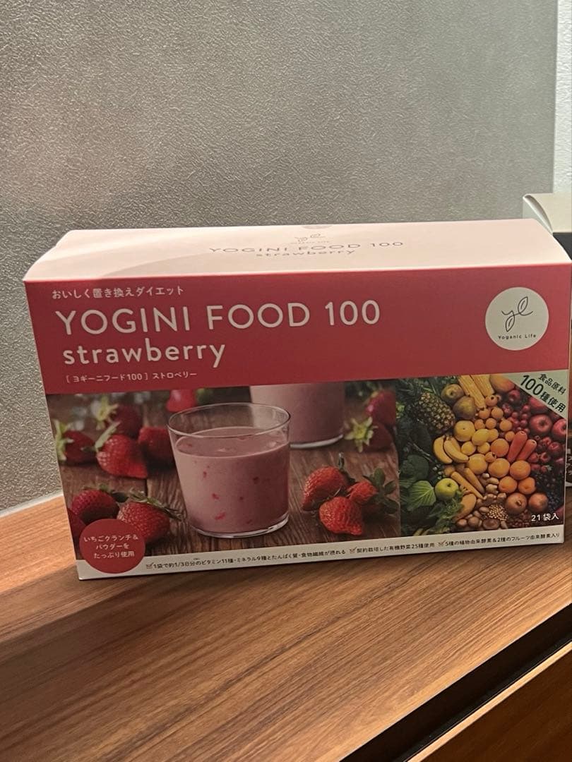 ダイエットドリンク YOGINI FOOD 100 strawberry ダイエットドリンク YOGINI FOOD 100 strawberry 38g Yoganic Life