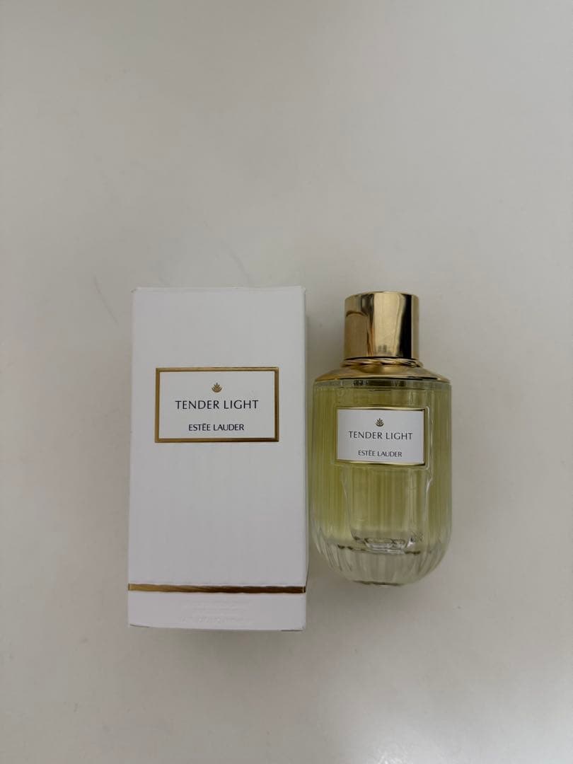 【未使用に近い】ESTEE LAUDERエスティーローダTenderLight テンダー ライト オーデ パフューム スプレィ | エスティ ローダー