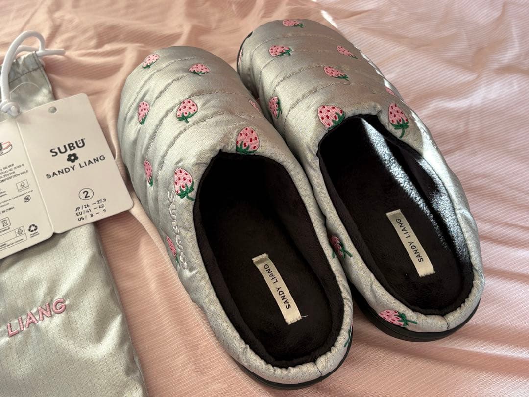 SUBU × SANDY LIANG イチゴ柄スリッパ - メルカリ