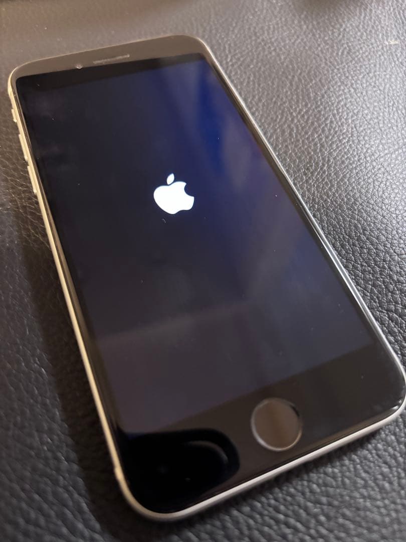 【週末発送可能お早めに！】iPhone SE (第2世代) ホワイト 64GB iPhone SE 第2世代 64GB ホワイト SIMフリー iPhone SE（第2世代） [AT