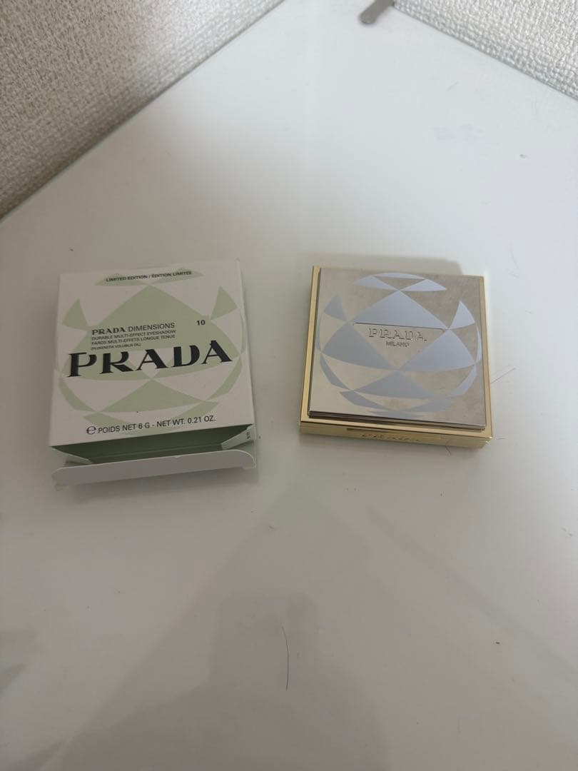 PRADA ダイメンションズマルチエフェクトアイシャドウ　OS 10 ダイメンションズ マルチエフェクト アイシャドウ 10 ホリデー / PRADA