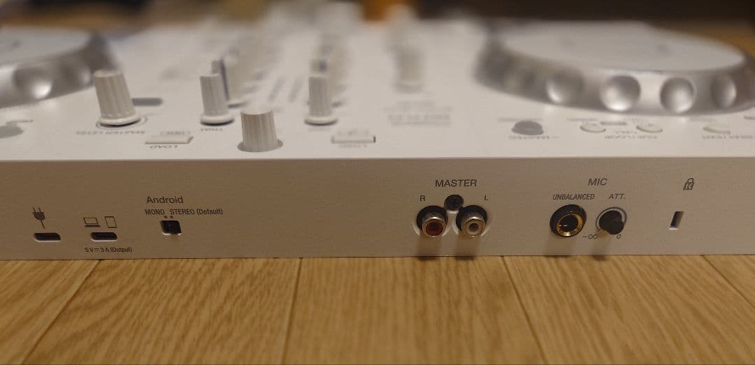 美品】DDJ-FLX4-W 外箱・持ち運び用ケース付き