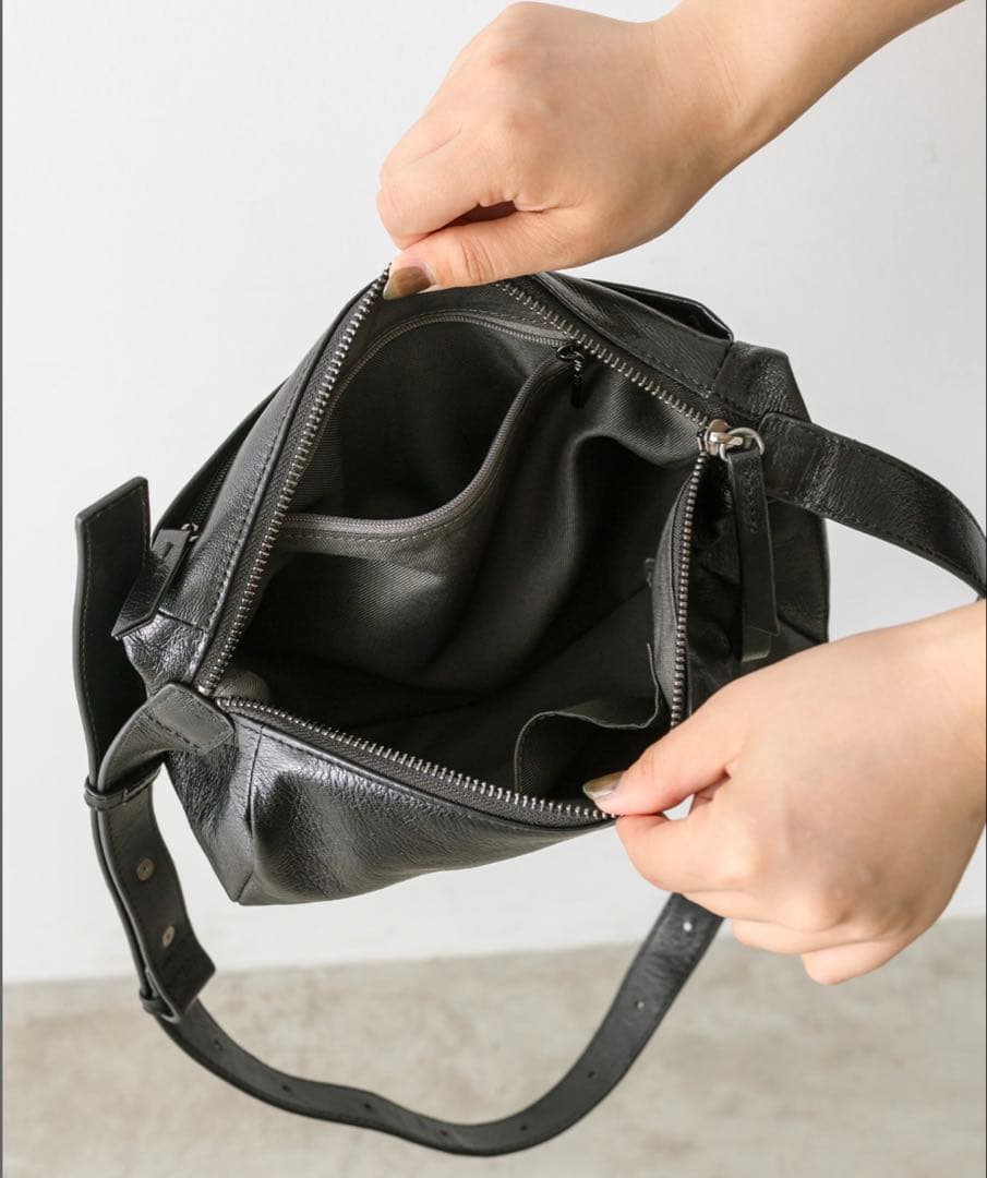 ear PAPILLONNER《本革/220g》ボックスショルダーバッグ