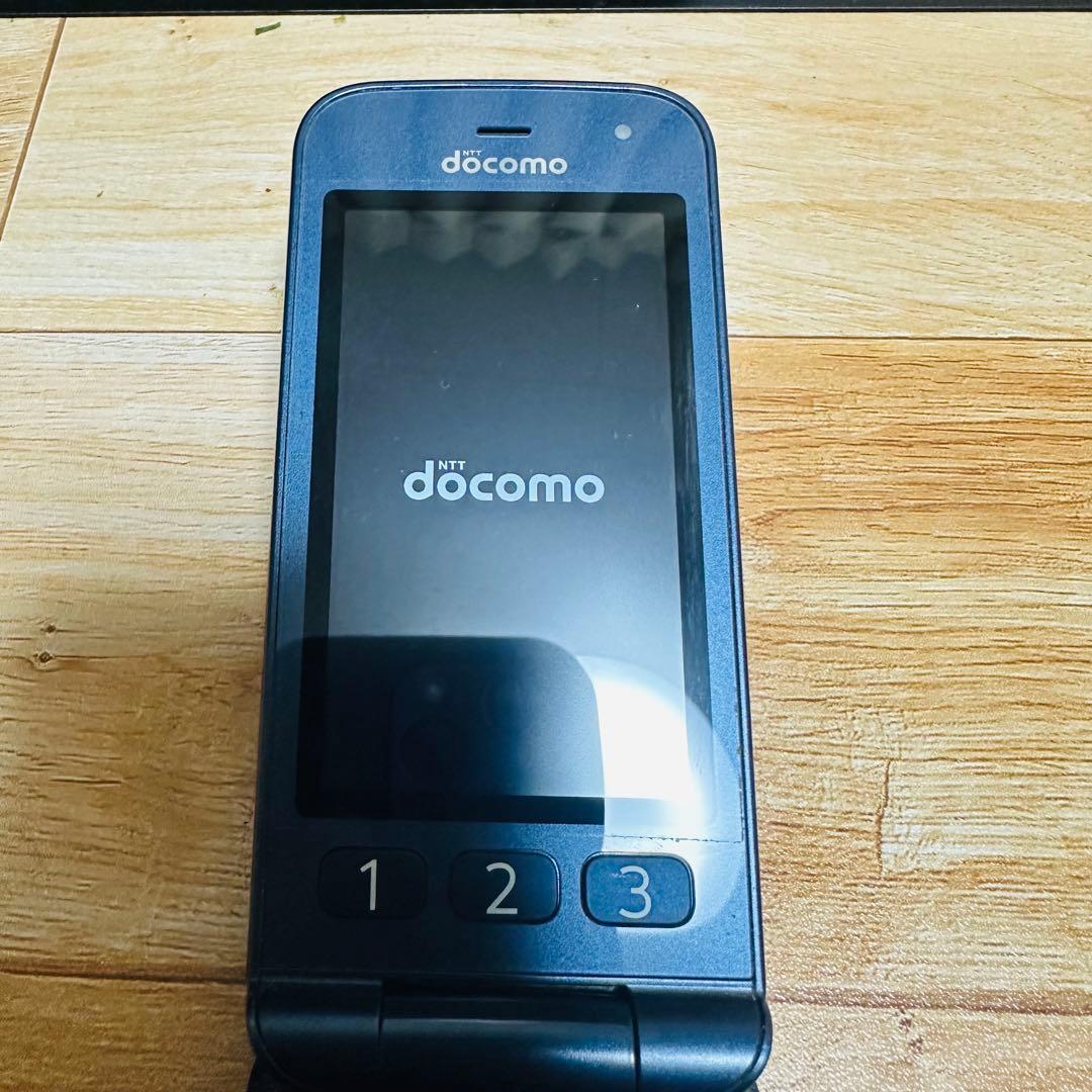 ドコモ らくらくホン F-01M ネイビー nanoSIM対応 通電動作OK - メルカリ