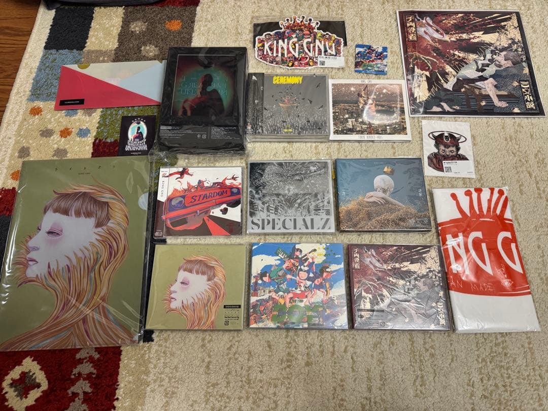 【超美品】King Gnu 初回限定CD達+特典 Amazon.co.jp: 【限定特典アクリルスタンド付き】 King Gnu 「THE