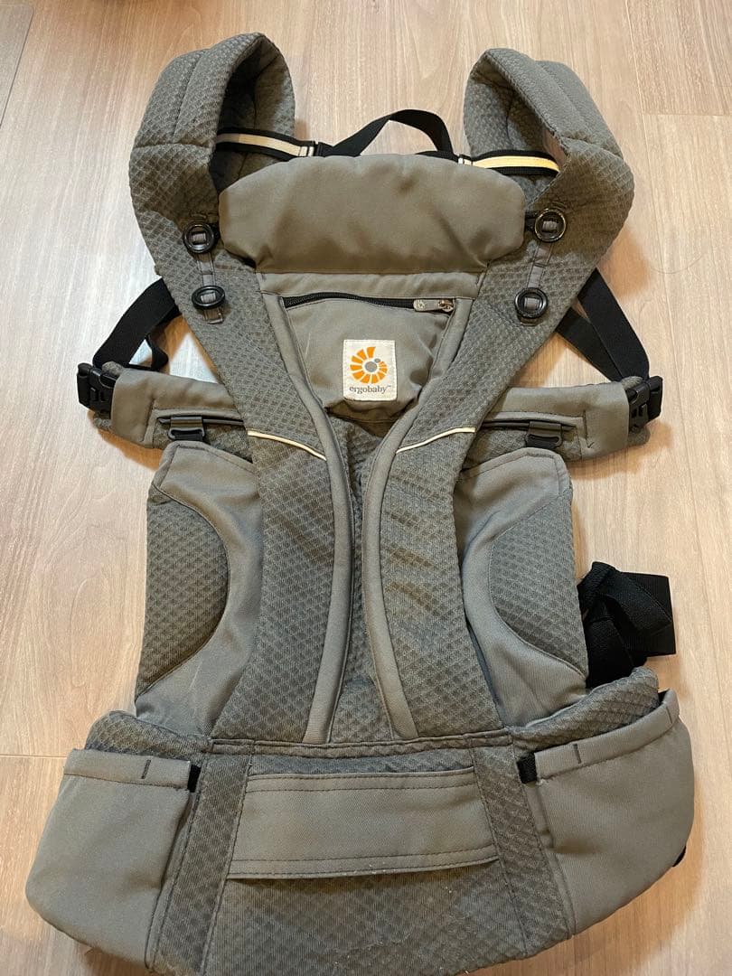 エルゴベビー　OMII breeze All-in-One Amazon.com: Ergobaby All Carry Positions Breathable Mesh Baby