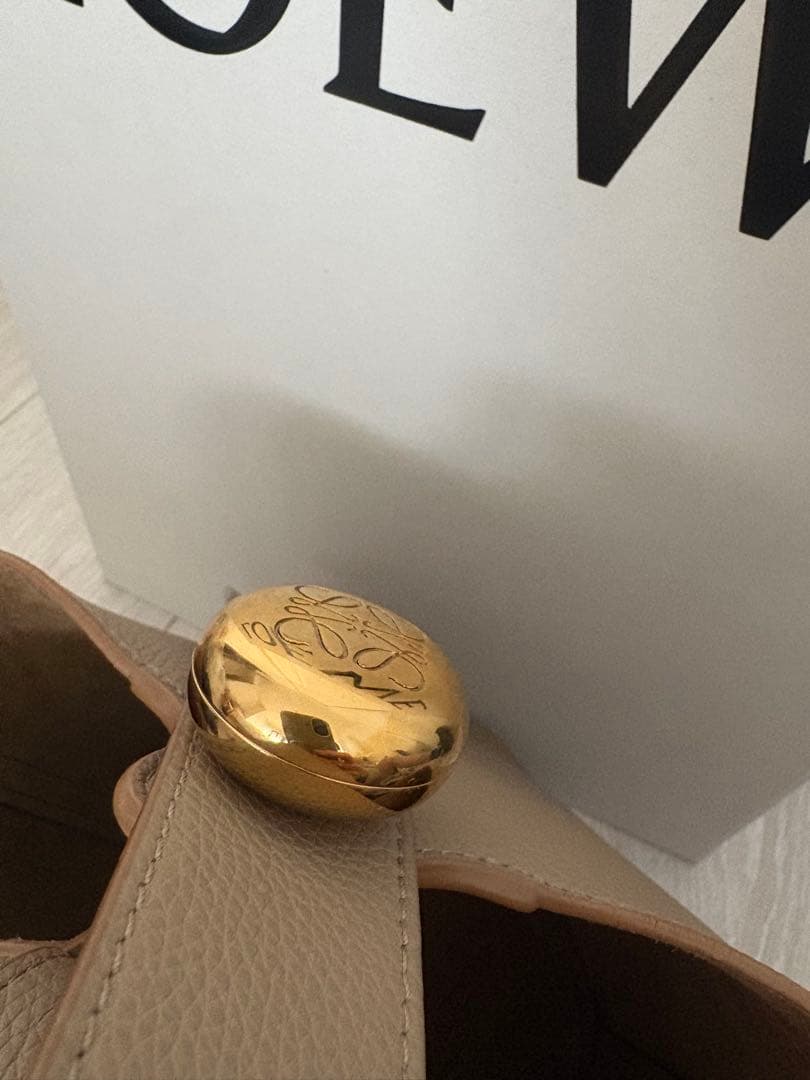 美品！LOEWE ロエベ べプルミニサンド バケツショルダーバッグ - メルカリ