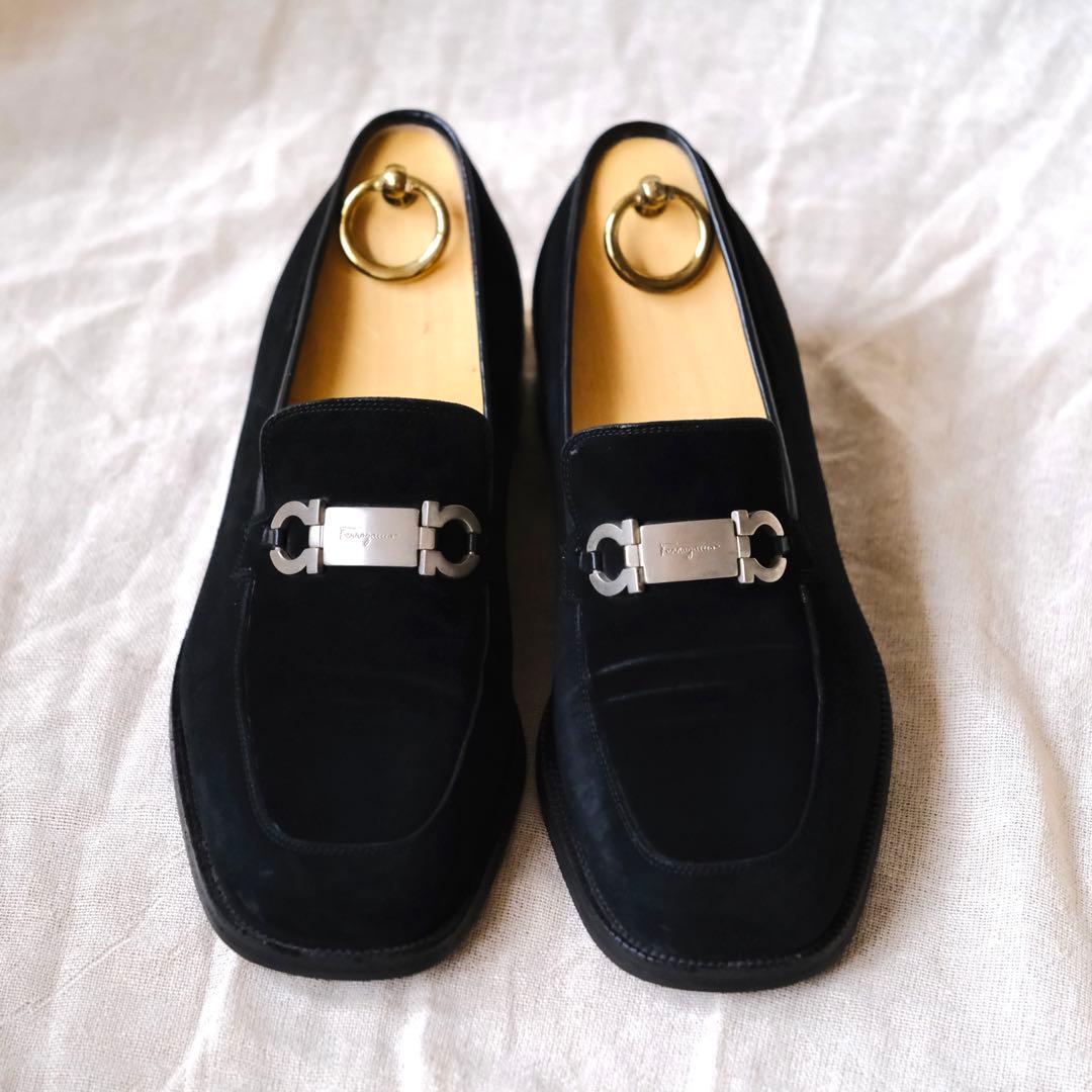 Salvatore Ferragamoスエードガンチーニローファー黒65EE - メルカリ