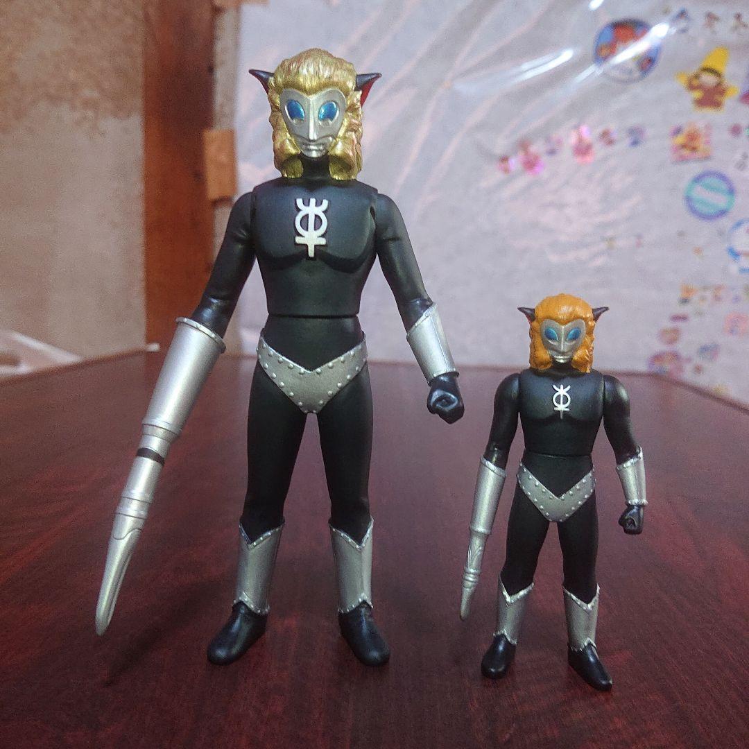 絶版/マグマ星人 ソフビ セット - メルカリ