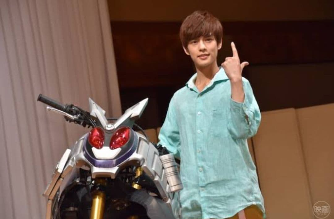 希少】 常磐ソウゴ 着用 衣装 シャツ 同型同色 XLサイズ - メルカリ